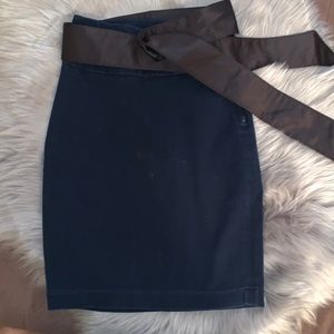 Guess (Los Angeles) dark wash denim skirt